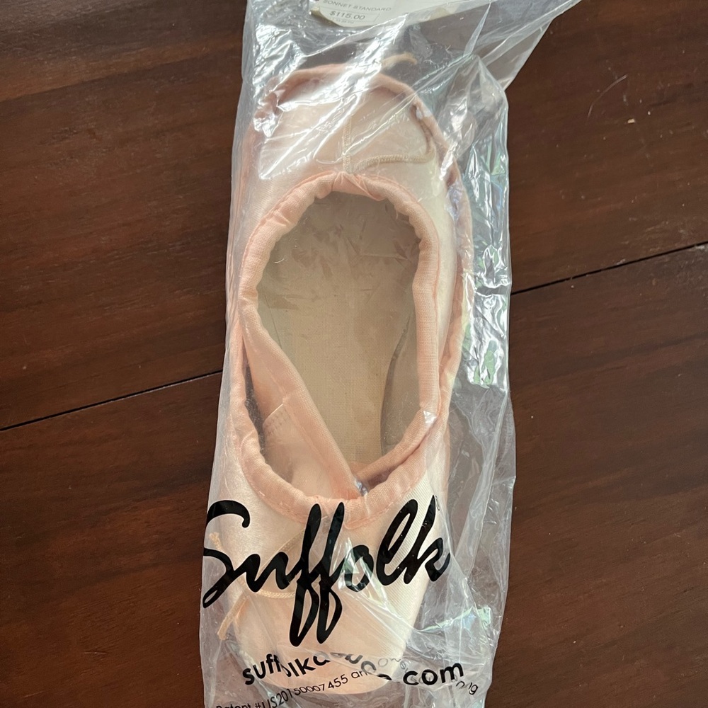 Suffolk Sonnet Pointe Shoes 4.5N